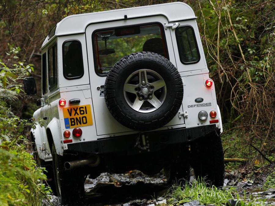  Land Rover Defender 90 Station Wagon 2007 года  (EU) (фото 6 из 25)